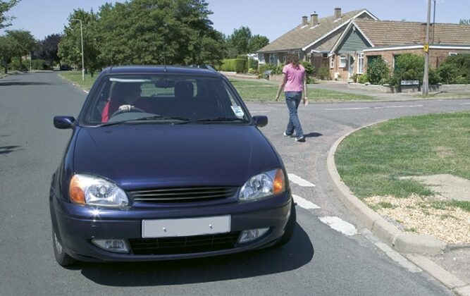 Reversing | Theory Test Practice Online 2026 - FREE UK Driving Theory ...